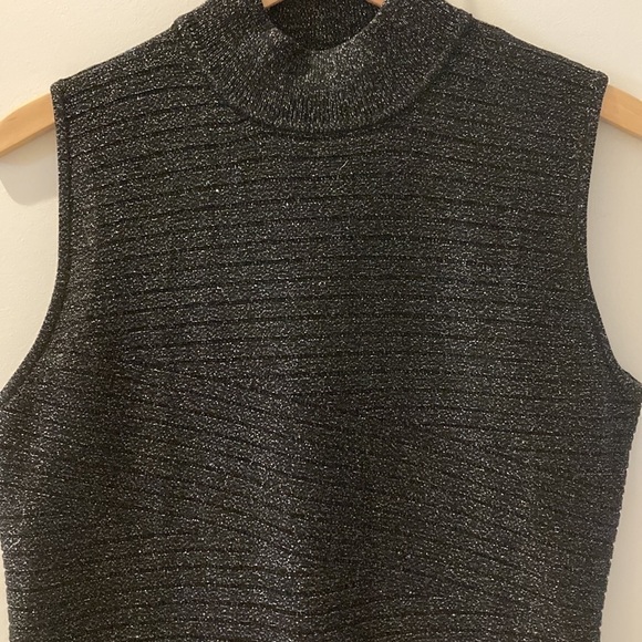 Dana Buchman large top black metallic threads sleeveless - Picture 4 of 12